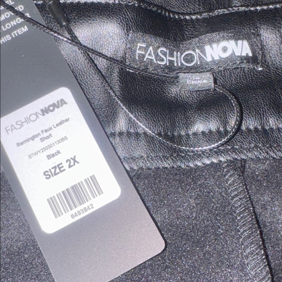NWT Women’s Fashion Nova Faux Leather Shorts - Picture 4 of 5